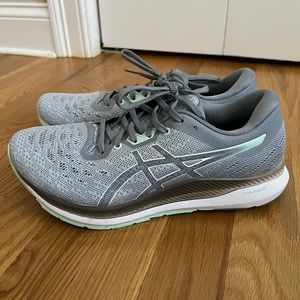 ASICS Evo Ride Sneakers in Blue. Womens Size 9.5.